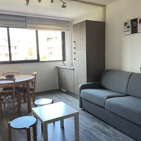 Frejus, Studio Dans Residence Avec Piscine Екстер'єр фото